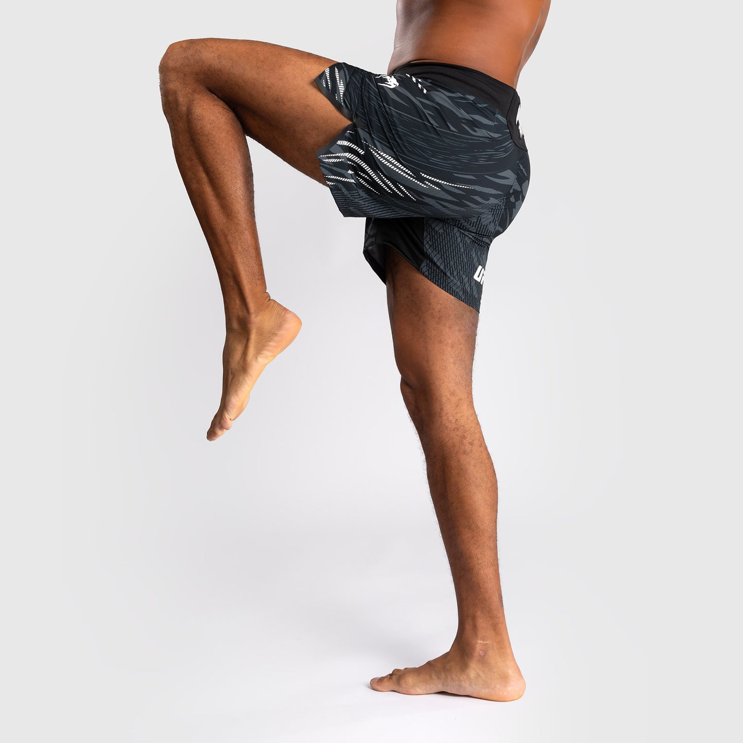 UFC Fusion by Venum Personalized Authentic Fight Night Herren Fight Short - Short Fit - Schwarz