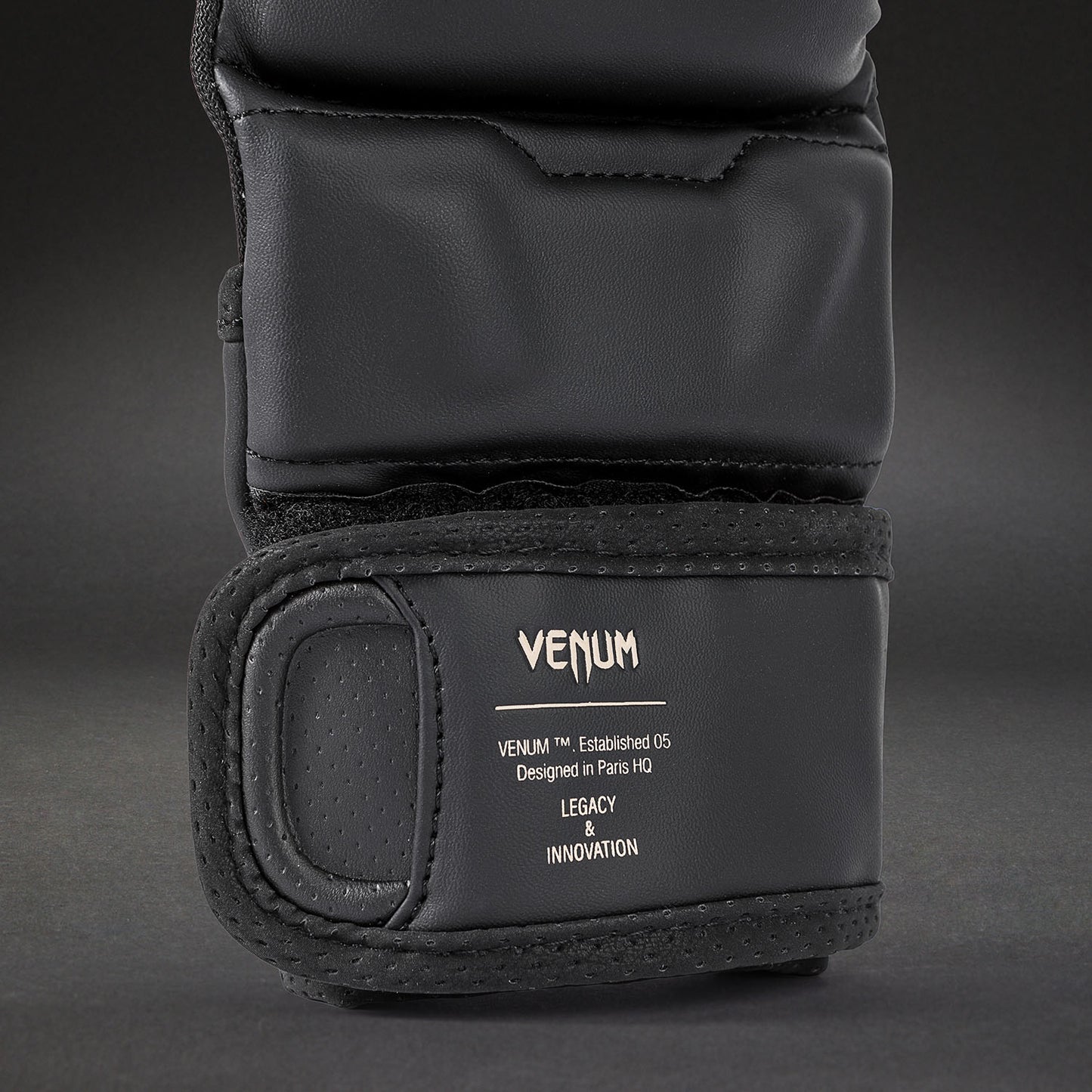 Venum Impact Evo MMA-Sparringhandschuhe - Schwarz