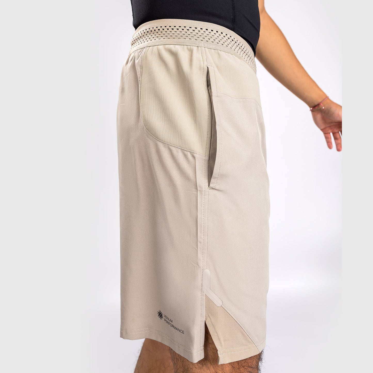 Venum G-Fit Air Trainingsshorts – Sand