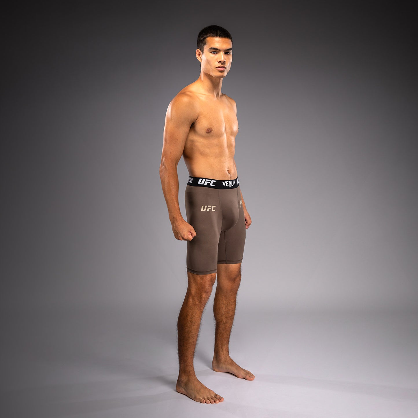 Venum UFC Unity by Venum Authentic Fight Week Herren Funktions-Kompressionsshorts - Braun