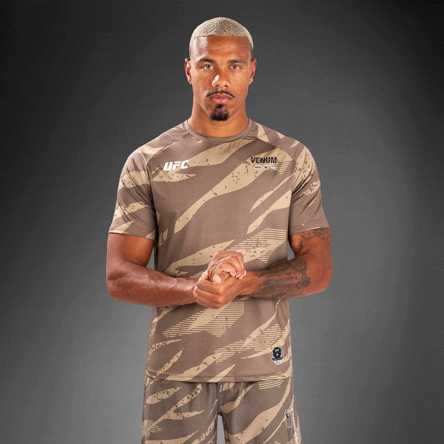 UFC Adrenaline by Venum Fight Week Herren Dry Tech T-Shirt - Desert Camo