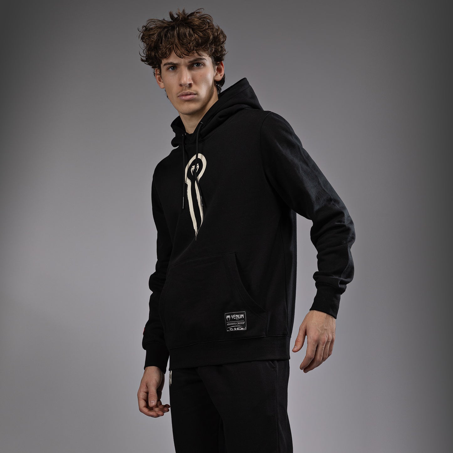 Venum x Assassin’s Creed Shadows Kapuzenpulli - Schwarz