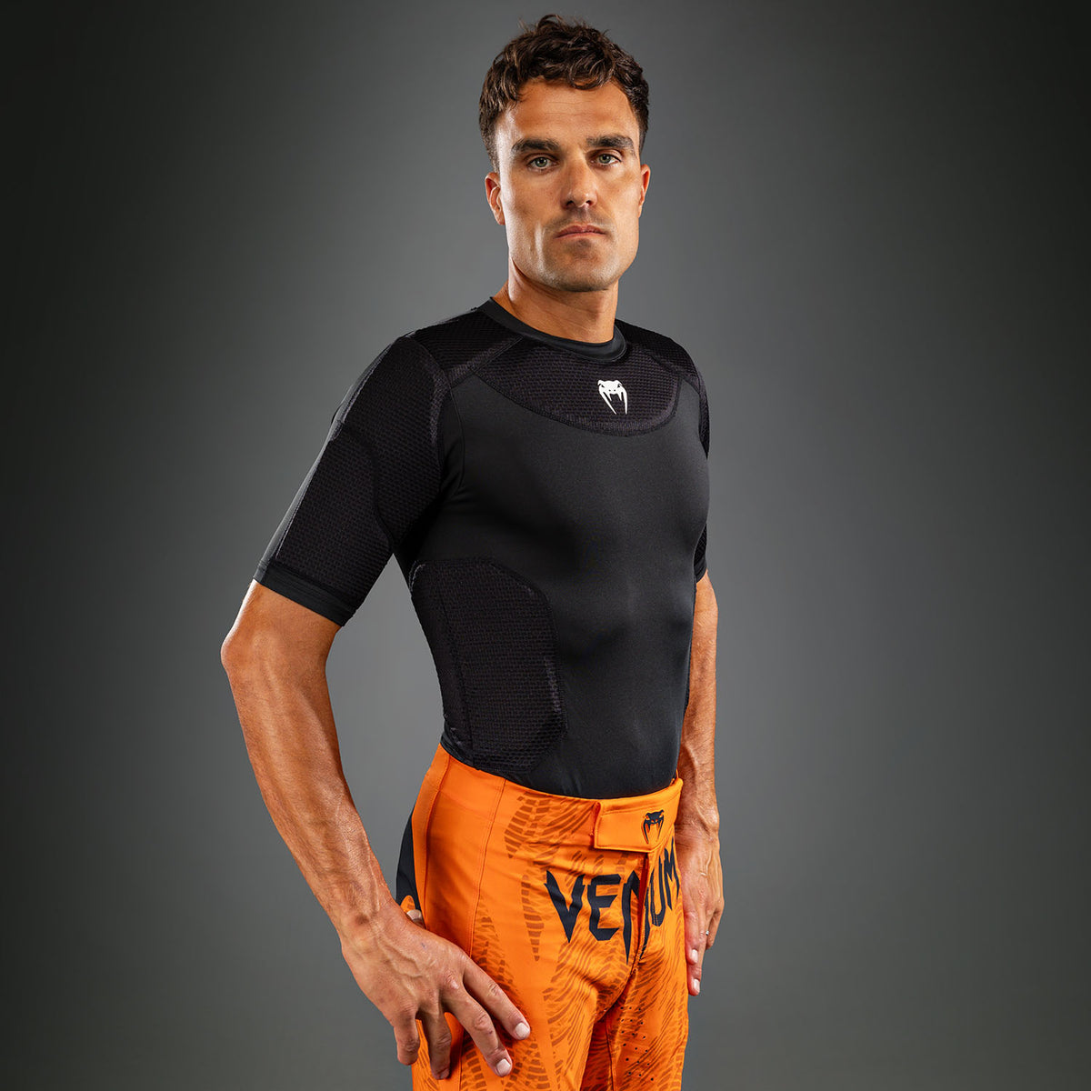 Venum MX Basics Protektoren-T-Shirt - Schwarz/Weiß