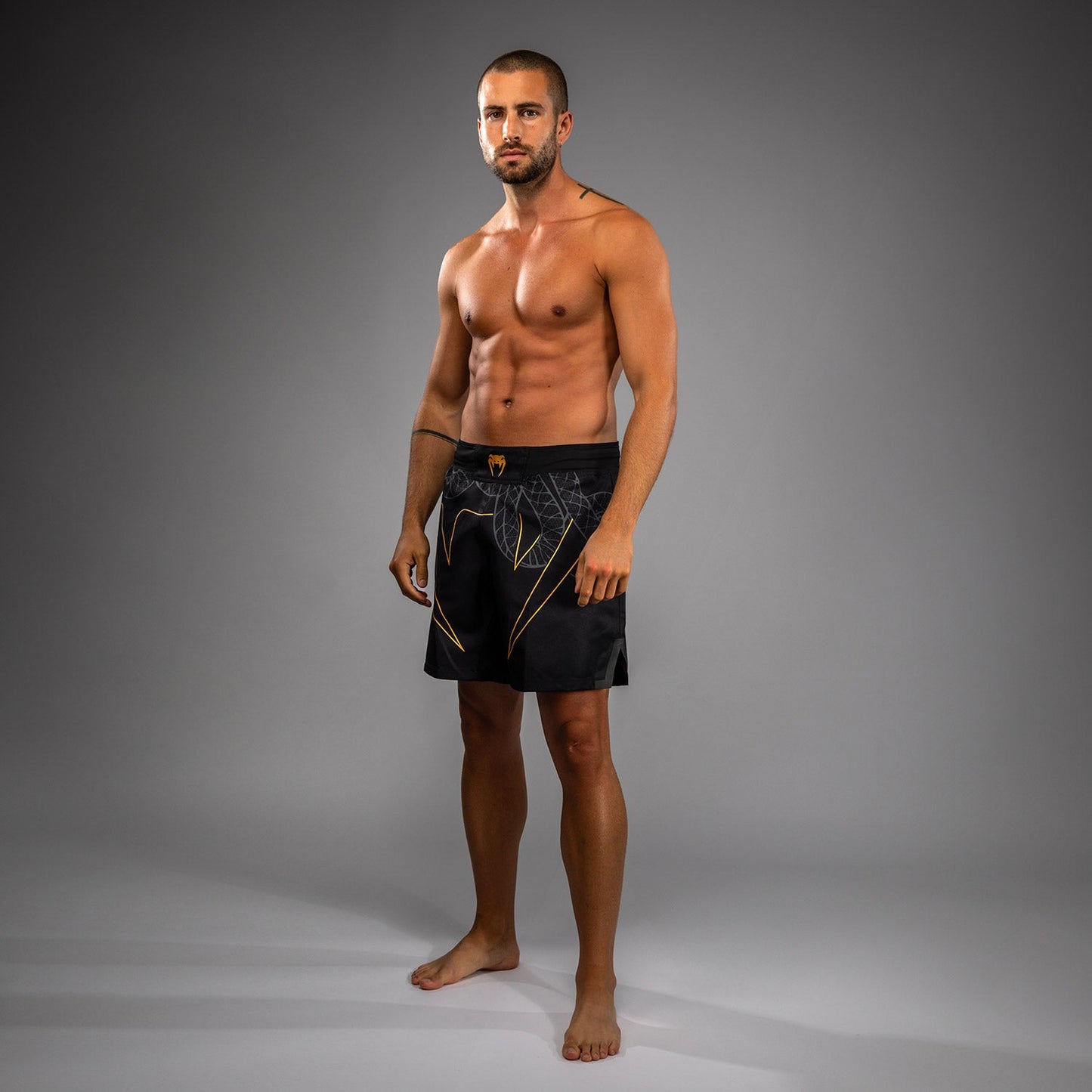 Venum Serpenti Fight Shorts – Schwarz/Silber/Gold