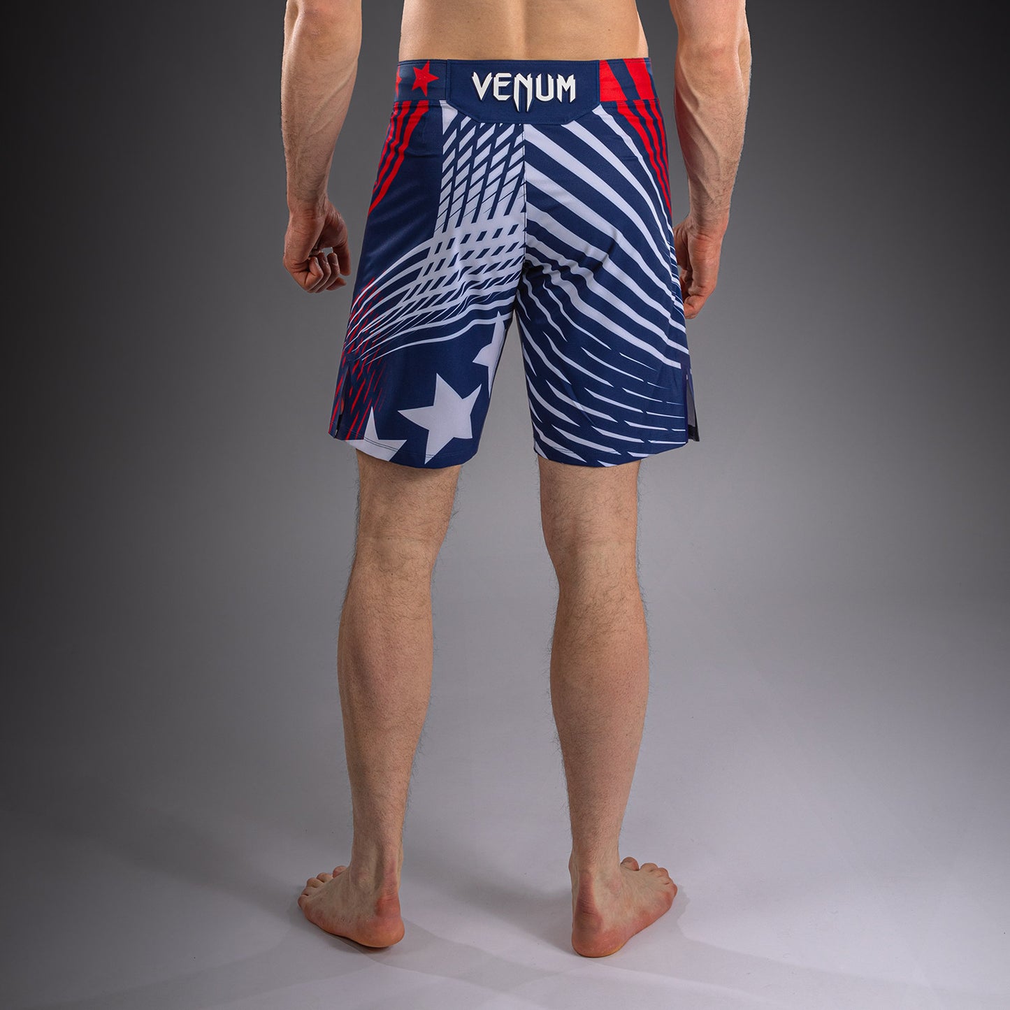 Official UFC Freedom 250 by Venum Authentic Fight Night Fight Shorts im Long Fit für Herren - Blau