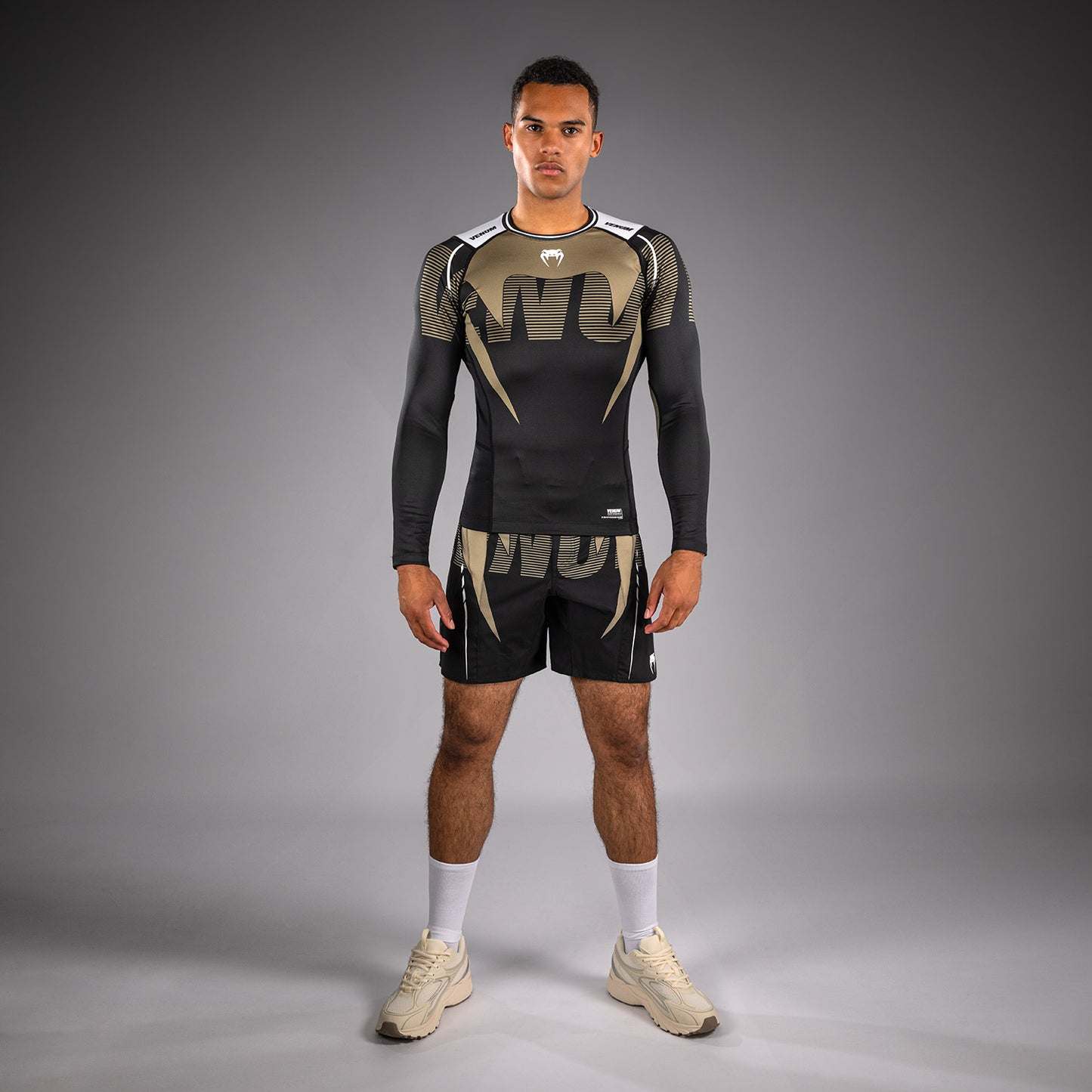 Venum Adrenaline Langarm Rashguard – Schwarz/Sand