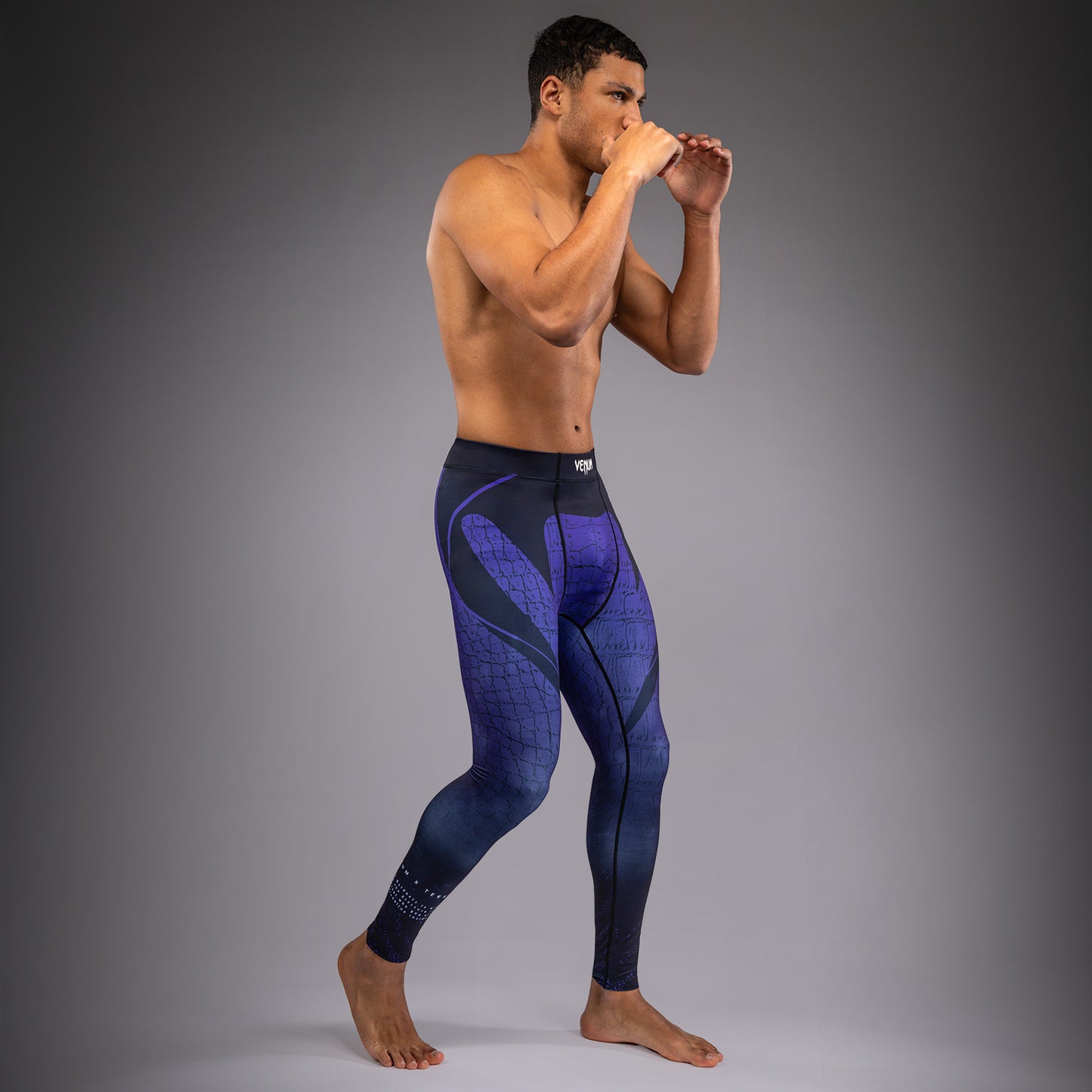 Venum x TEKKEN 8 Spats - Kazuya - Schwarz/Dunkelblau