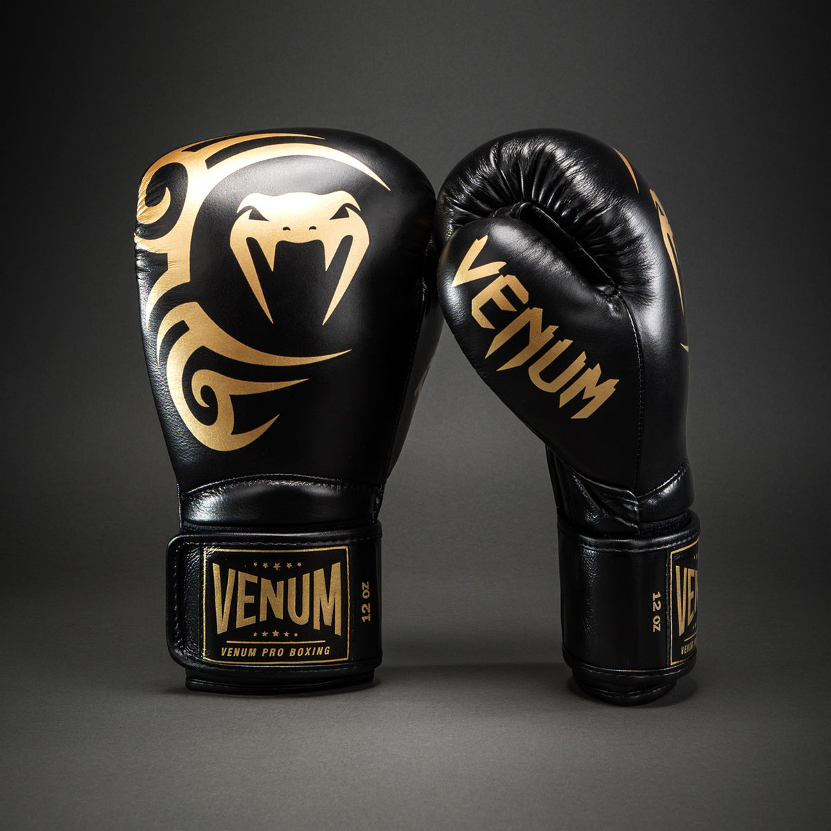 Venum Giant 2.0 Mike Tyson Pro Boxhandschuhe – Schwarz/Gold - Inklusive Kordelzugbeutel