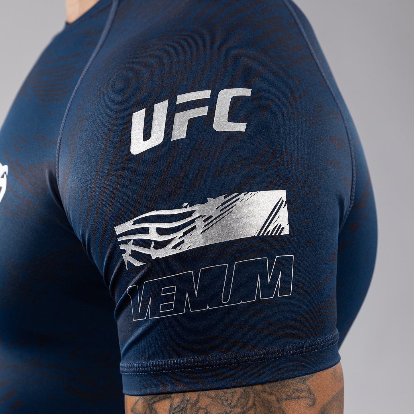 UFC Fusion by Venum Fight Week Herren Performance Kurzarm Rashguard - Ozeanisches Blau