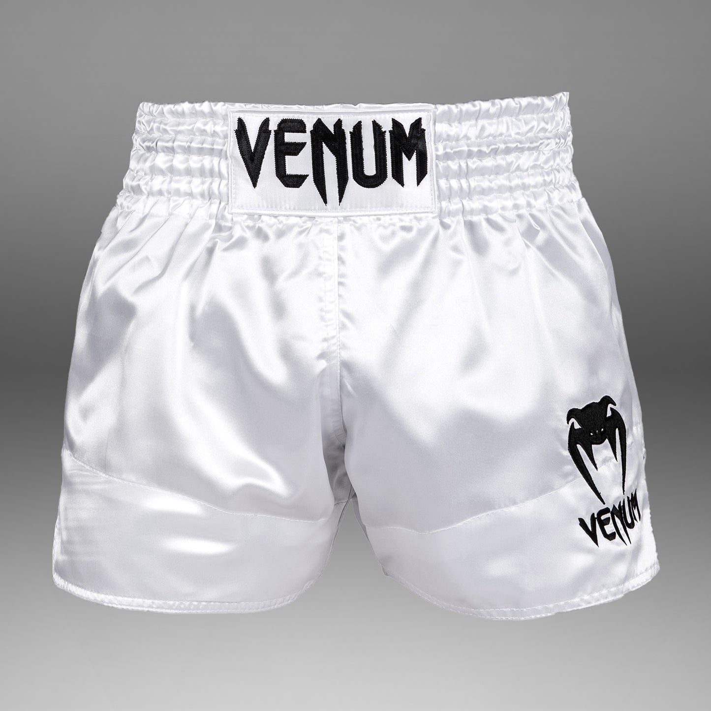Venum Classic Muay Thai Shorts - Weiß/Schwarz