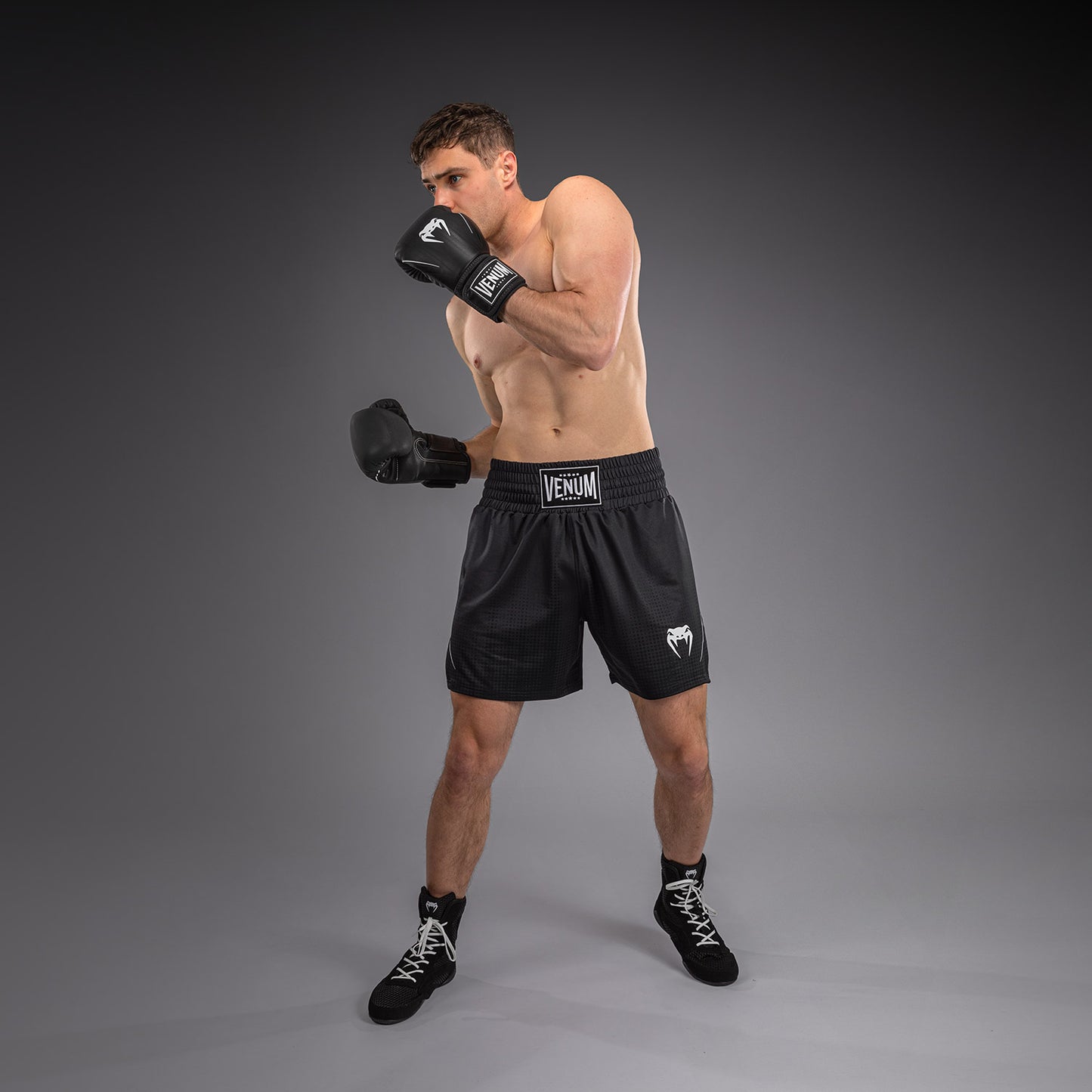 Venum Stealth Boxshorts – Schwarz/Weiß
