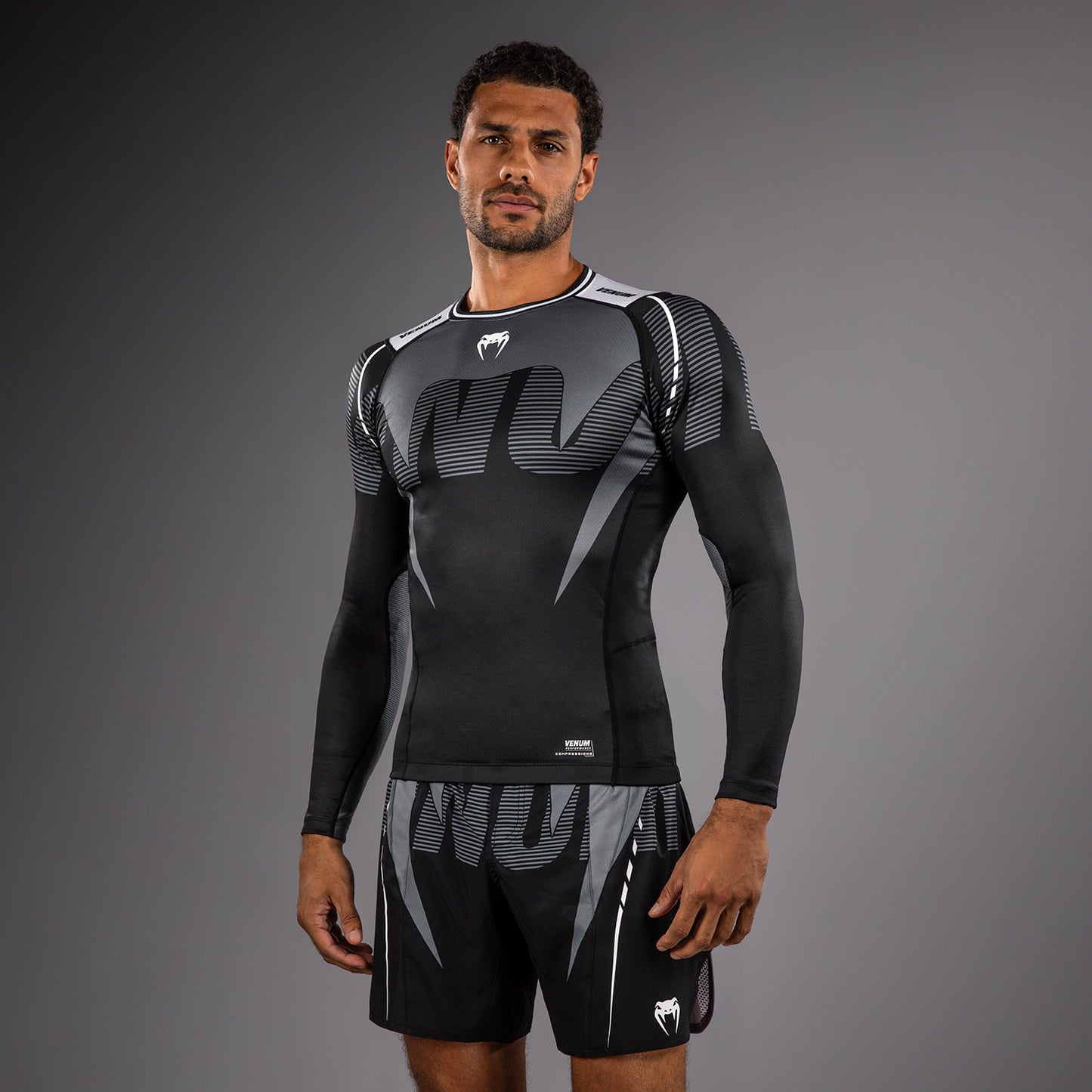 Venum Adrenaline Langarm Rashguard – Schwarz/Silbergrau