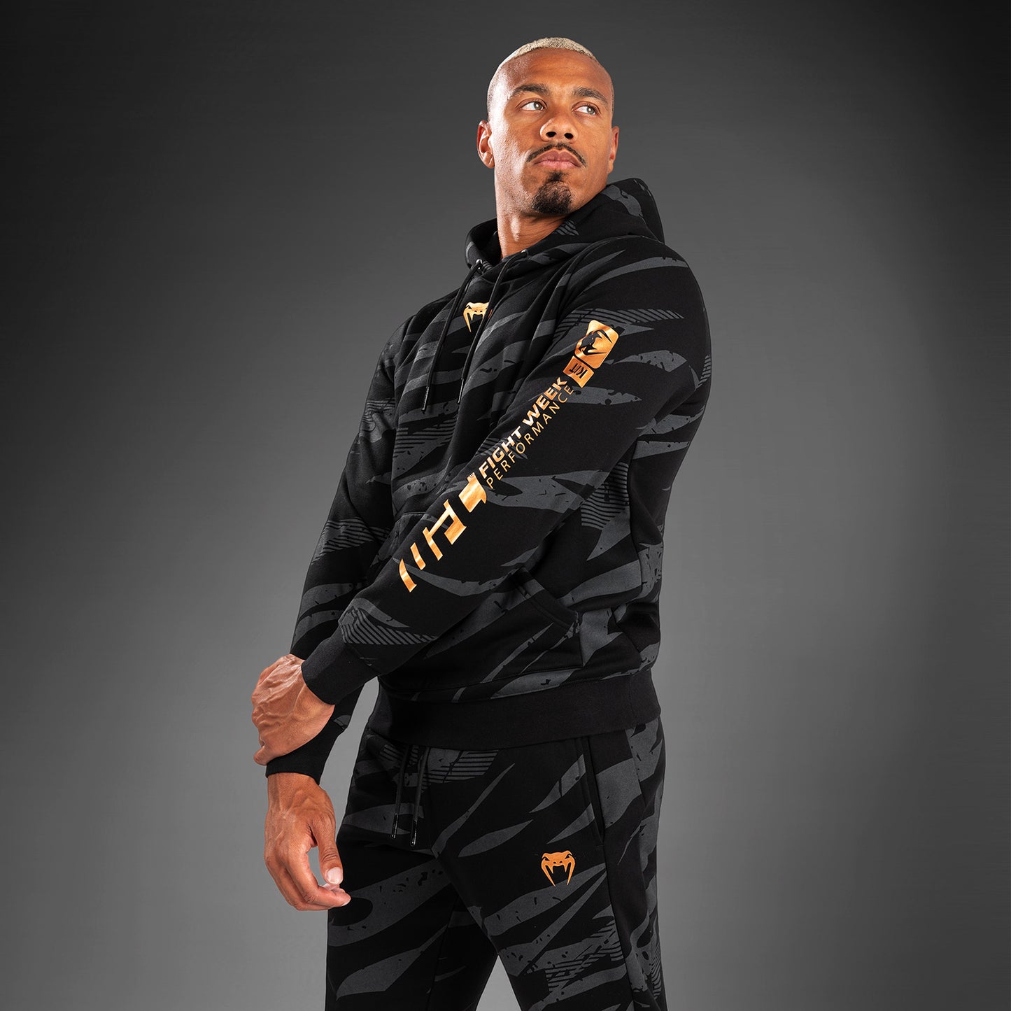 UFC Adrenaline by Venum Fight Week Herren Pullover Hoodie - Urban Camo