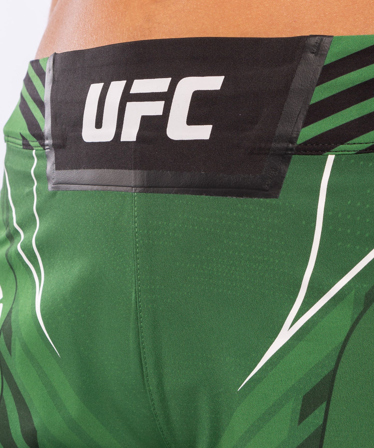 UFC Venum Authentic Fight Night Damen Shorts - Short Fit - Grün