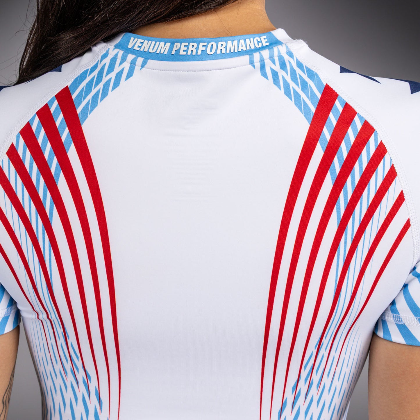 Official UFC Freedom 250 by Venum Authentic Fight Night kurzärmliges Rashguard für Damen - Weiß