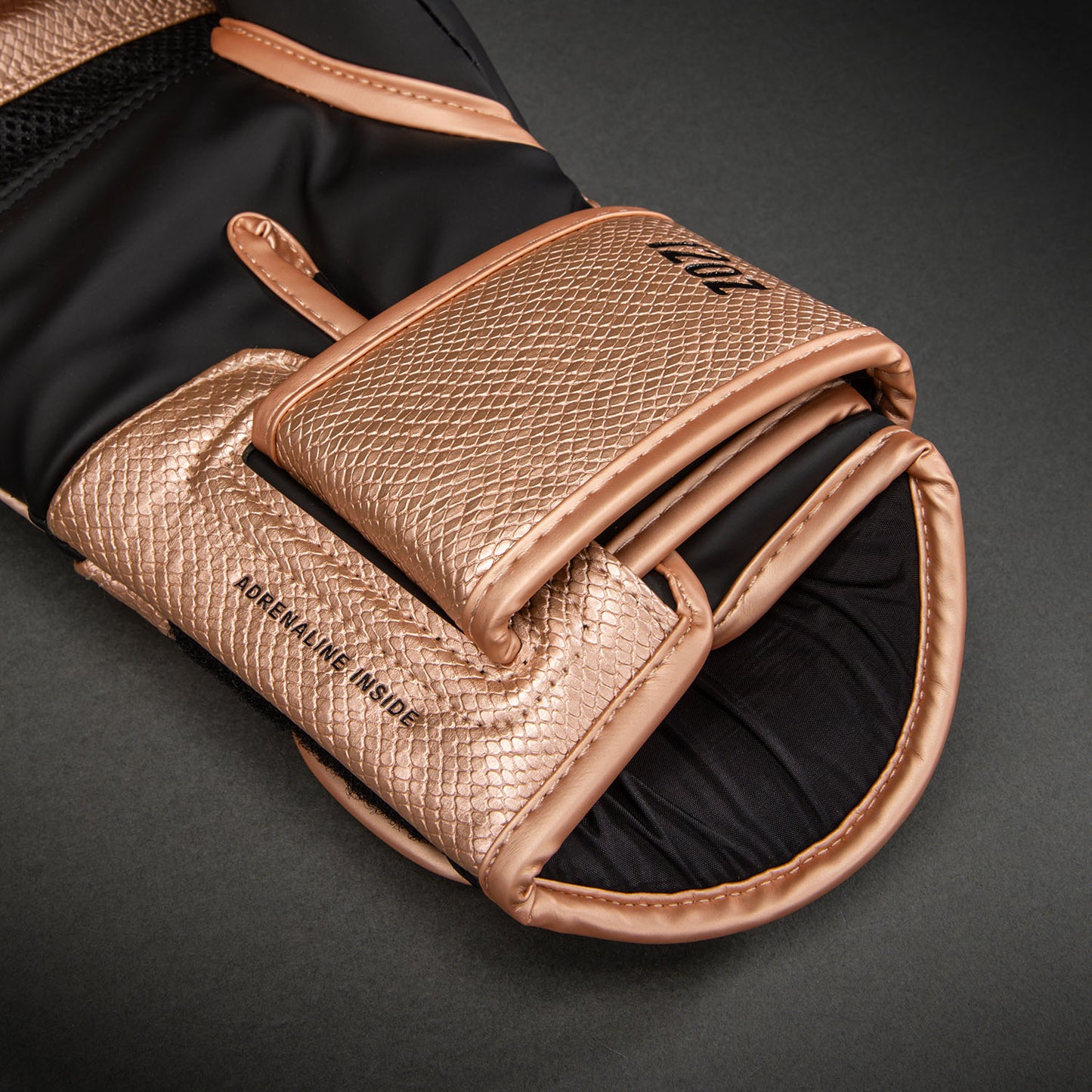 Venum Challenger 4.0 Scales Boxhandschuhe – Perlmuttrosa/Schwarz