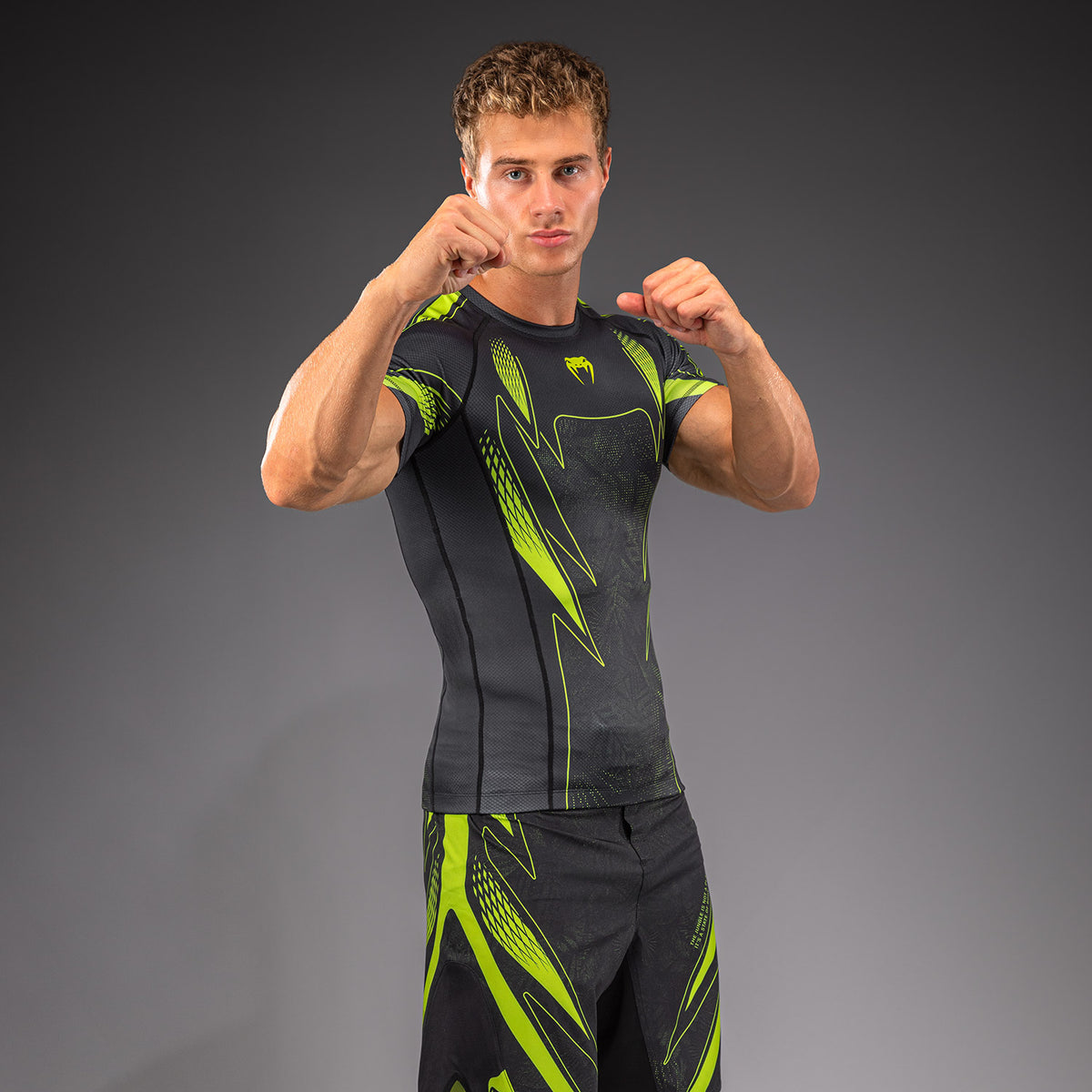 Venum Amazonia Reborn Kurzarm-Rashguard - Schwarz/Grün