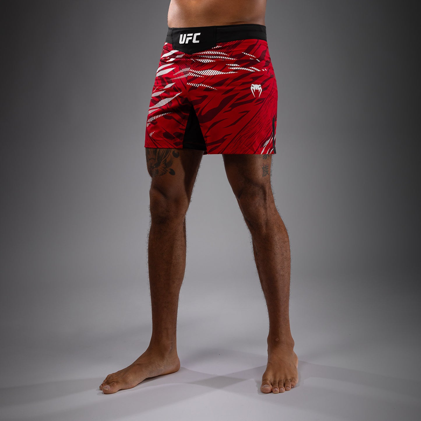 UFC Fusion by Venum Authentic Fight Night Herren Fight Short - Short Fit - Rot
