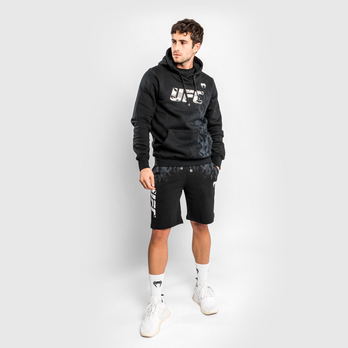 UFC Venum Authentic Fight Week Herren Pullover Hoodie - Schwarz