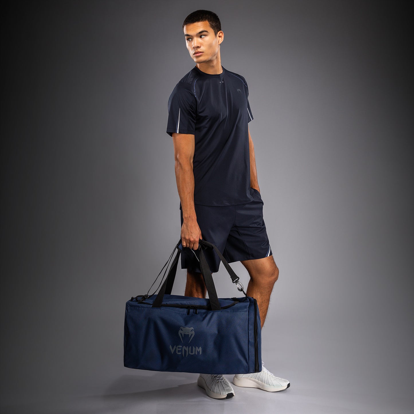 Venum Essential Sporttasche (61 L) - Marineblau