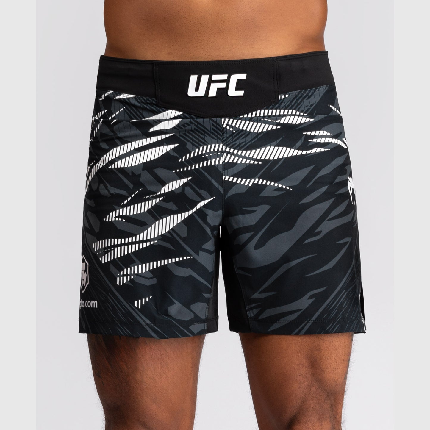 UFC Fusion by Venum Personalized Authentic Fight Night Herren Fight Short - Short Fit - Schwarz