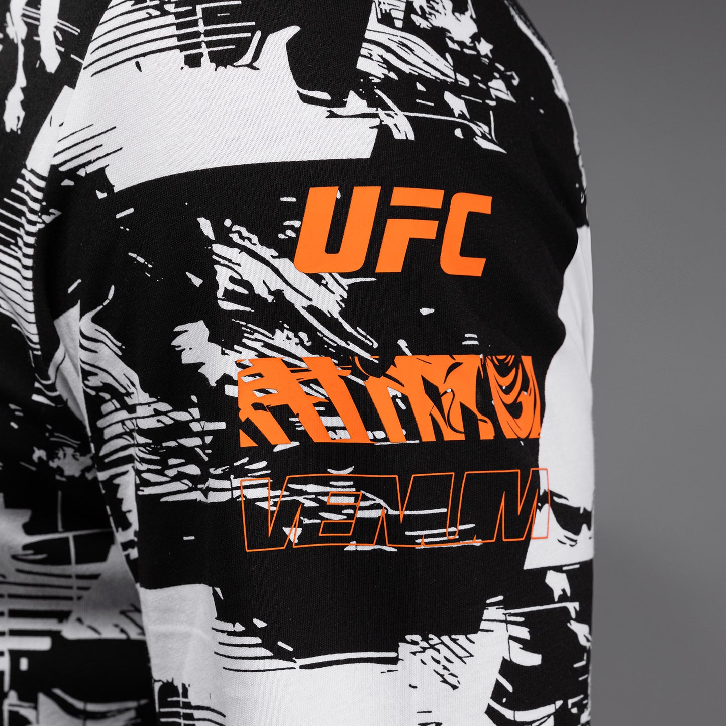 UFC Zenith by Venum Authentic Fight Week Langarm T-Shirt Herren - Weiß