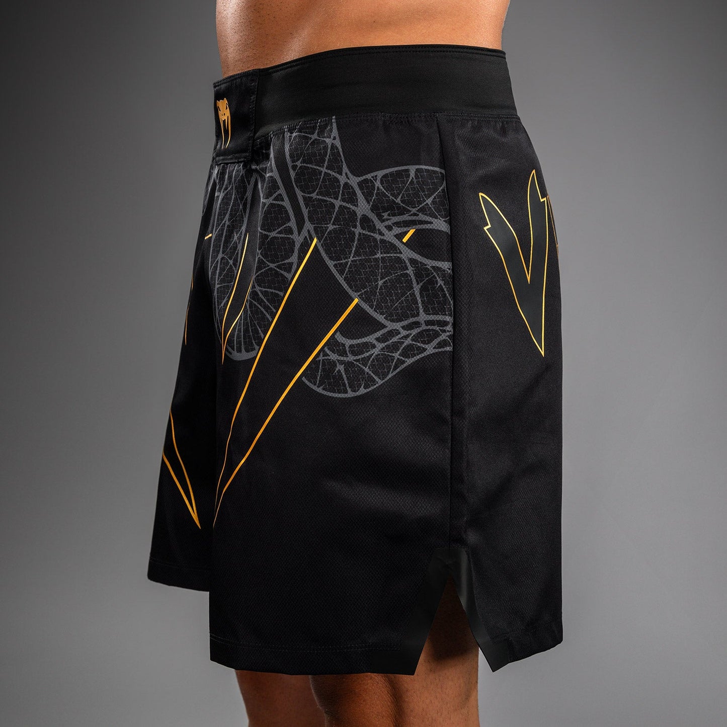 Venum Serpenti Fight Shorts – Schwarz/Silber/Gold