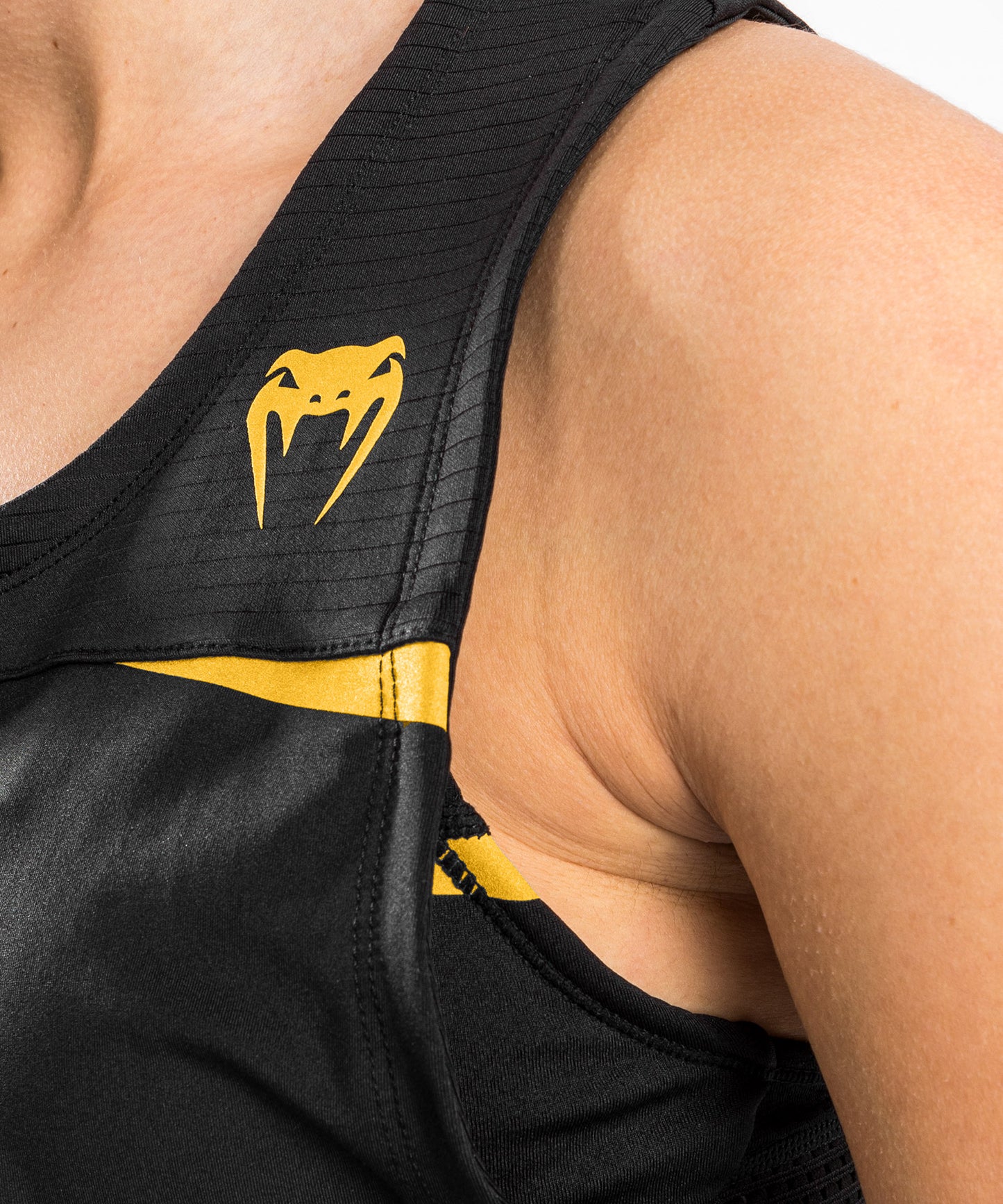 Dry Tech Venum Tempest 2.0 Tank Top :  Schwarz / Gold