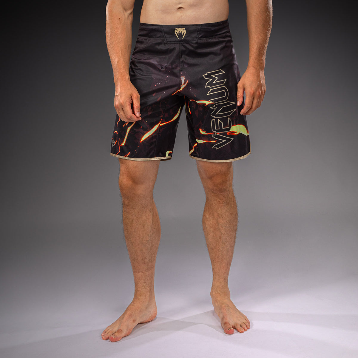 Jujutsu Kaisen x Venum Sukuna Fightshorts – Schwarz/Hellbeige