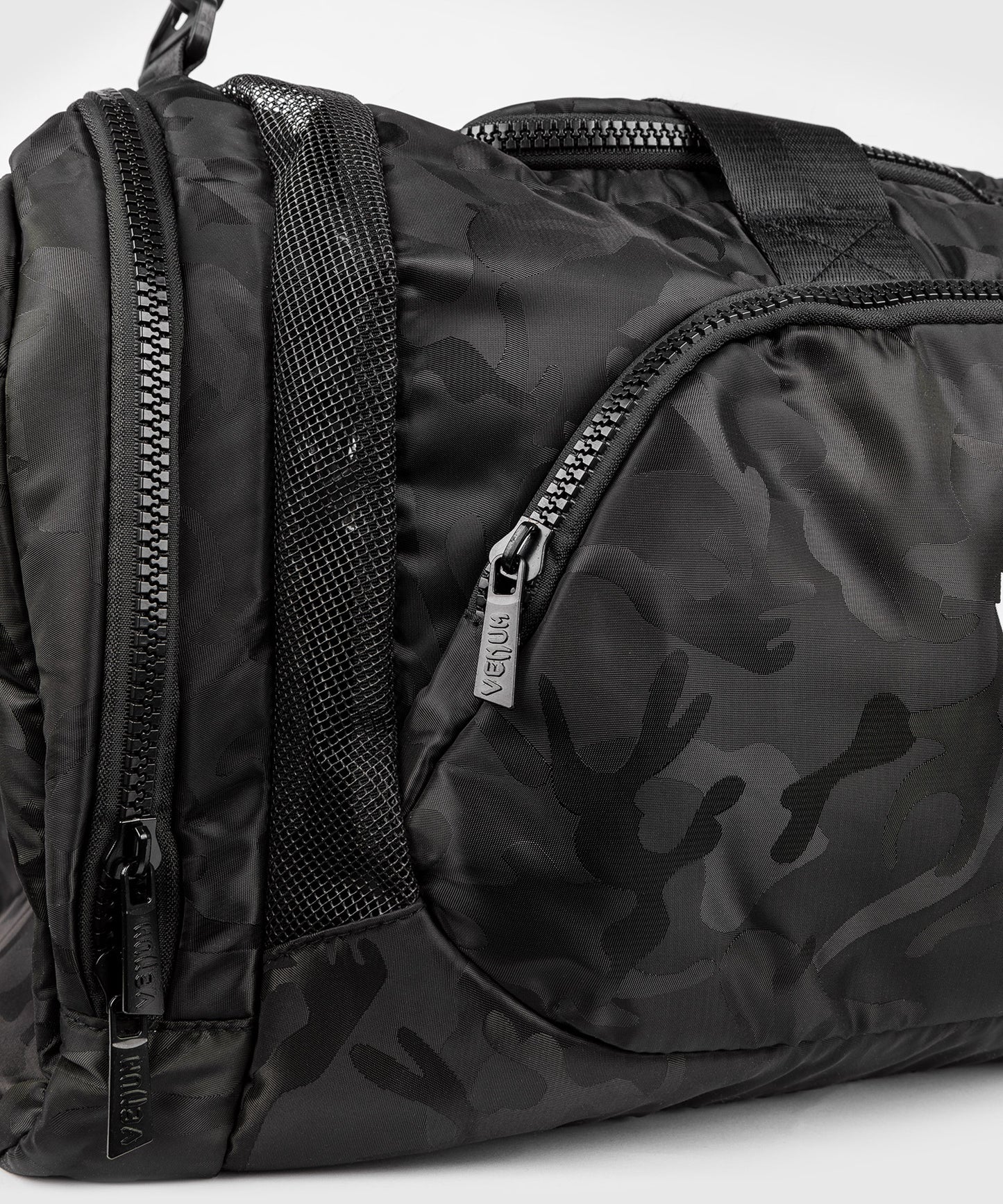 VENUM TRAINER LITE DUFFLE BAG – SCHWARZ-DUNKLE CAMO