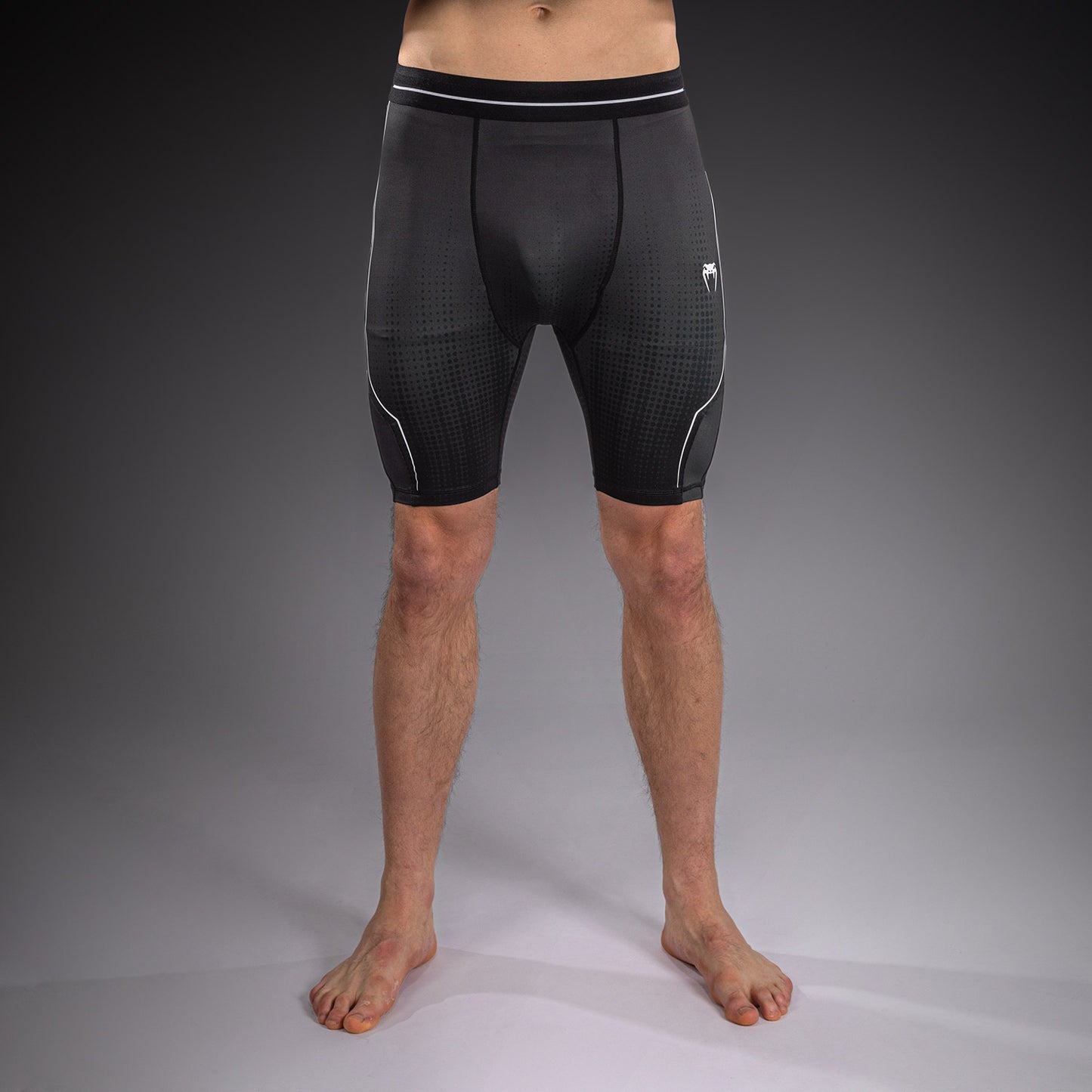 Venum Stealth Vale Tudo Kompressionsshort – Schwarz/Weiß
