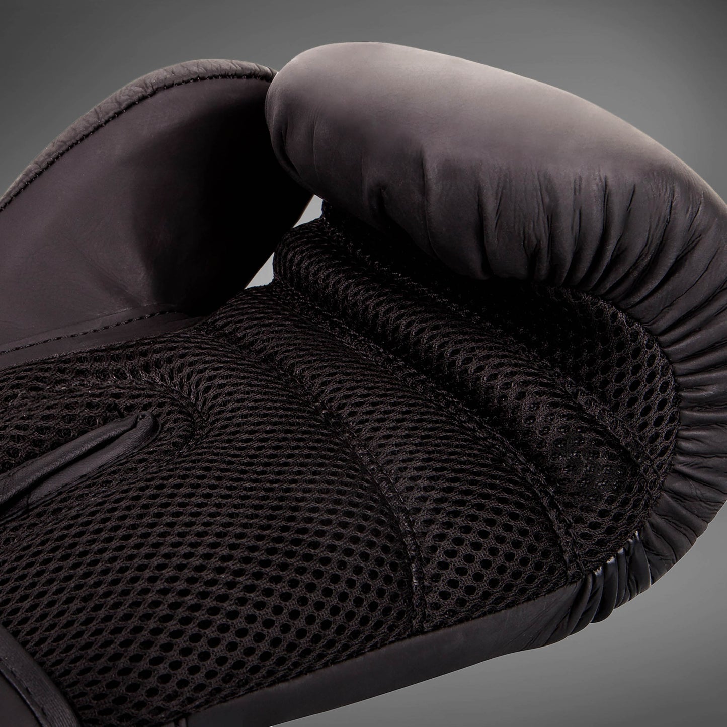 Ringhorns Charger by Venum Boxhandschuhe – Schwarz/Schwarz