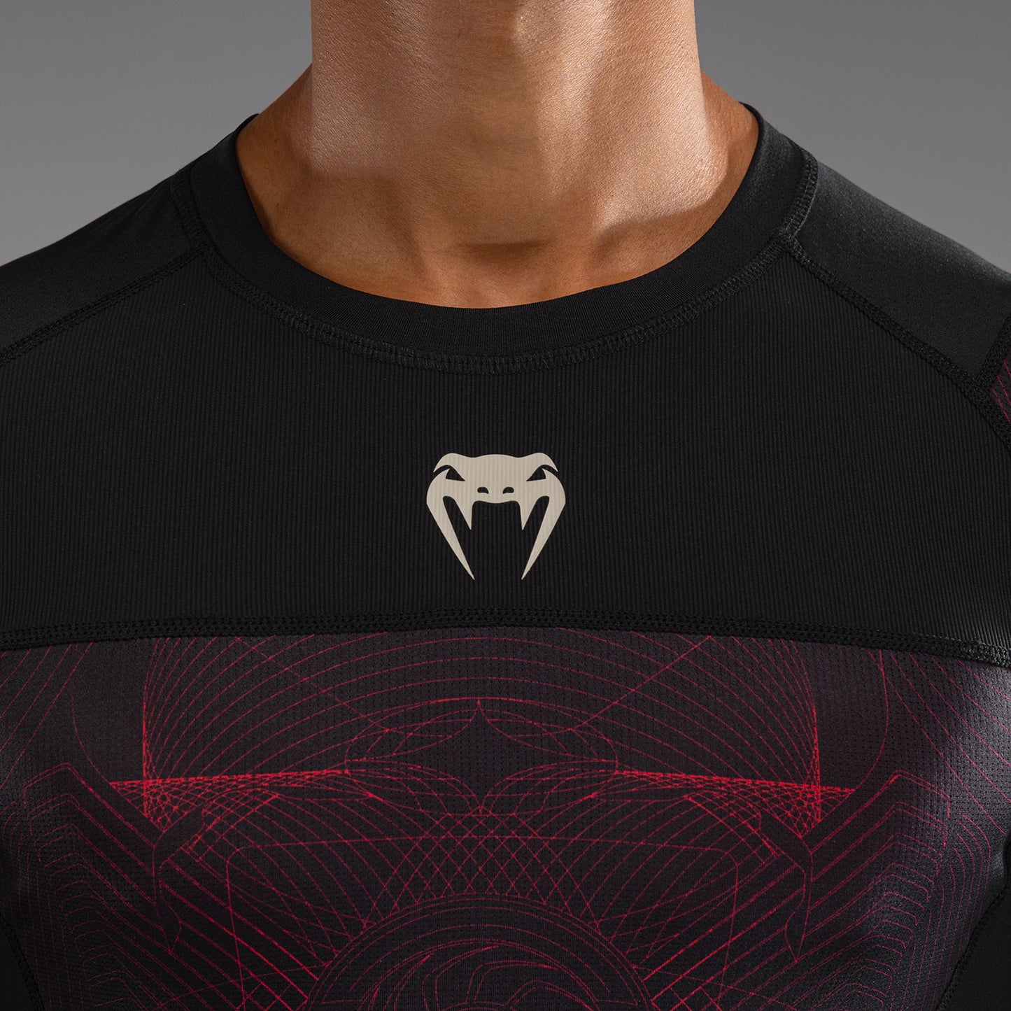 Venum G-Fit Air Herren Langarm Rashguard - Tiefschwarz/Feuerrot
