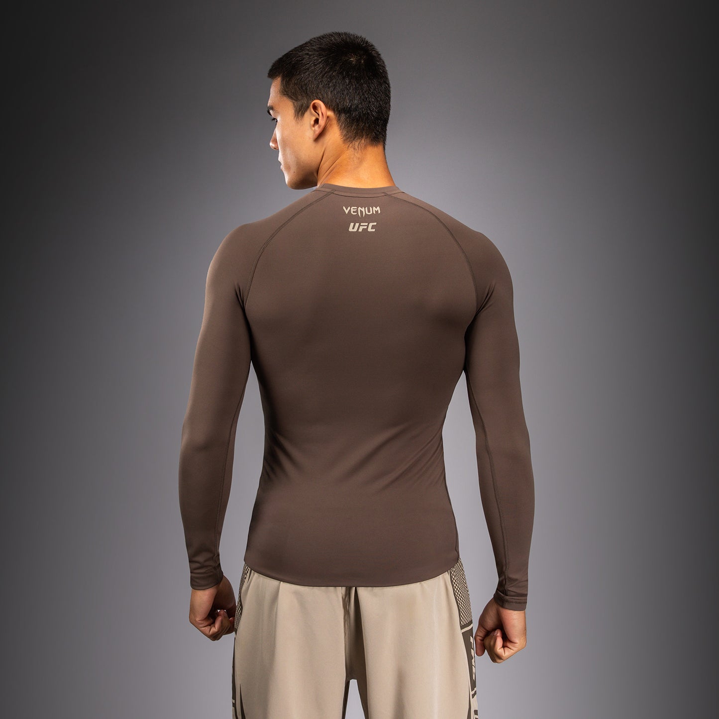 Venum UFC Unity by Venum Authentic Fight Week Herren Funktions-Rashguard Langarm - Braun