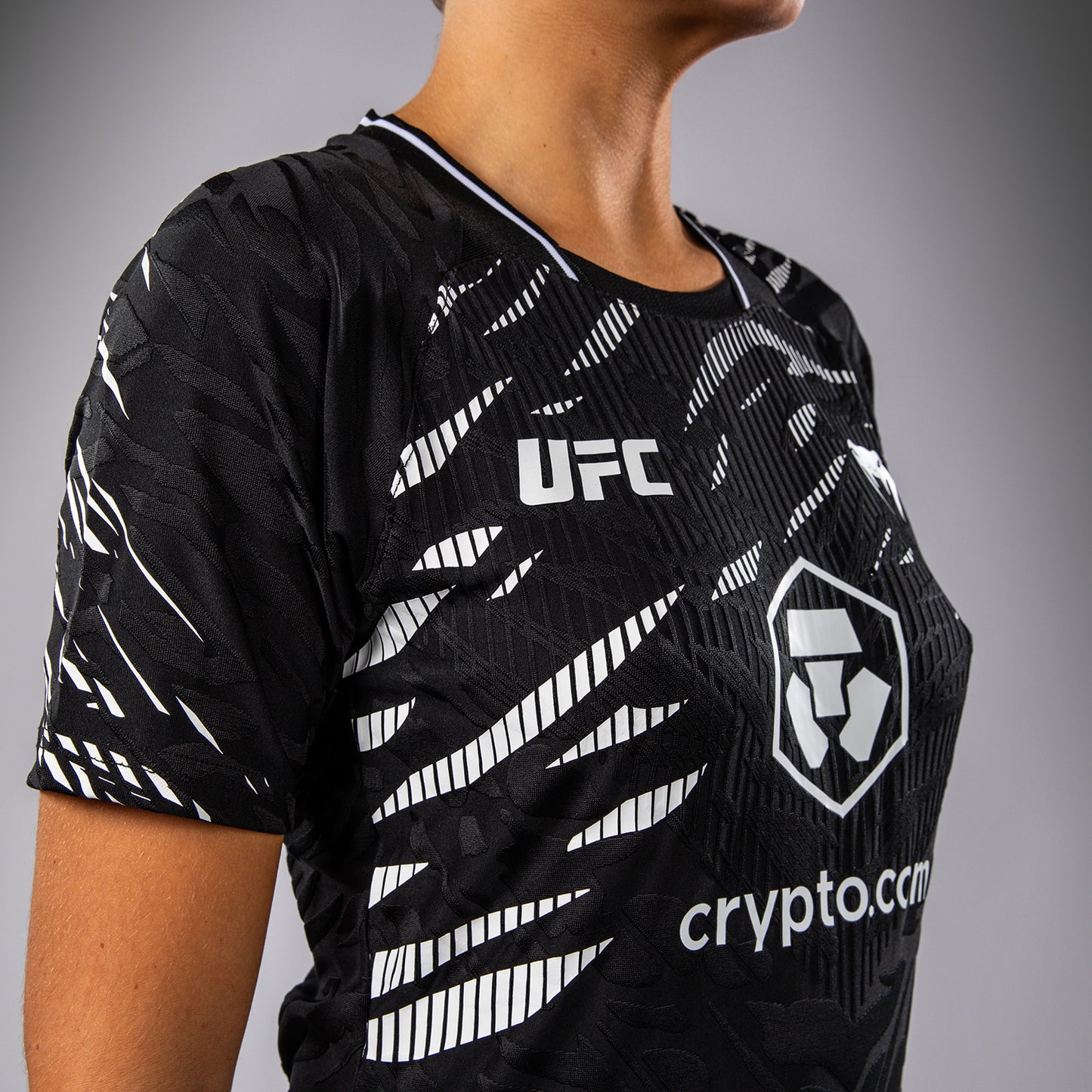 UFC Fusion by Venum Authentic Fight Night Damen Walkout Jersey - Schwarz