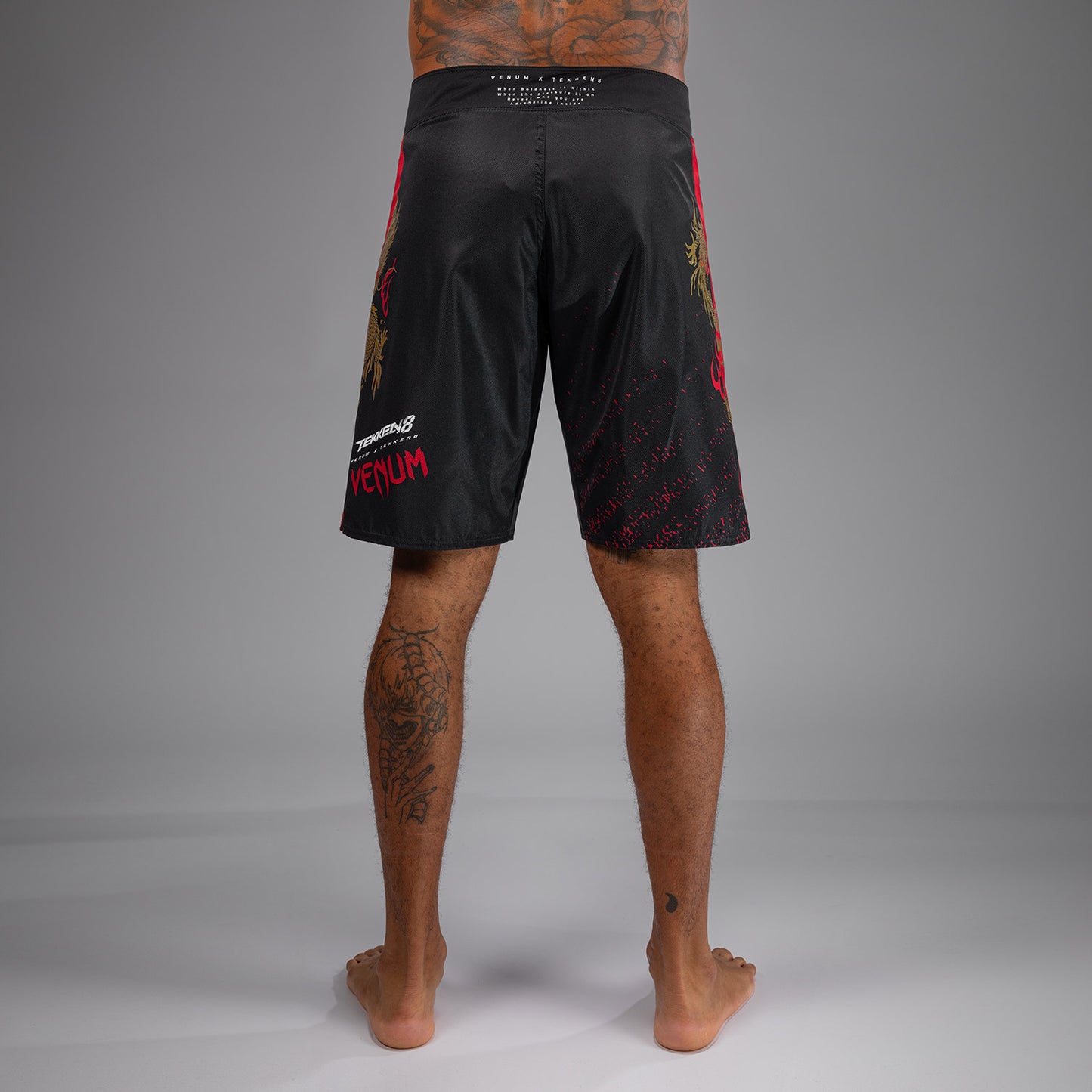 Venum x TEKKEN 8 - Marshall Law Fight Shorts - Schwarz/Rot/Gold