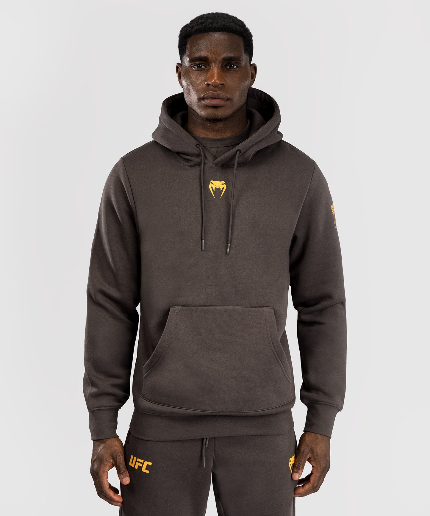 UFC Fusion by Venum Fight Week Herren Pullover Hoodie - Solid Erdiges Braun