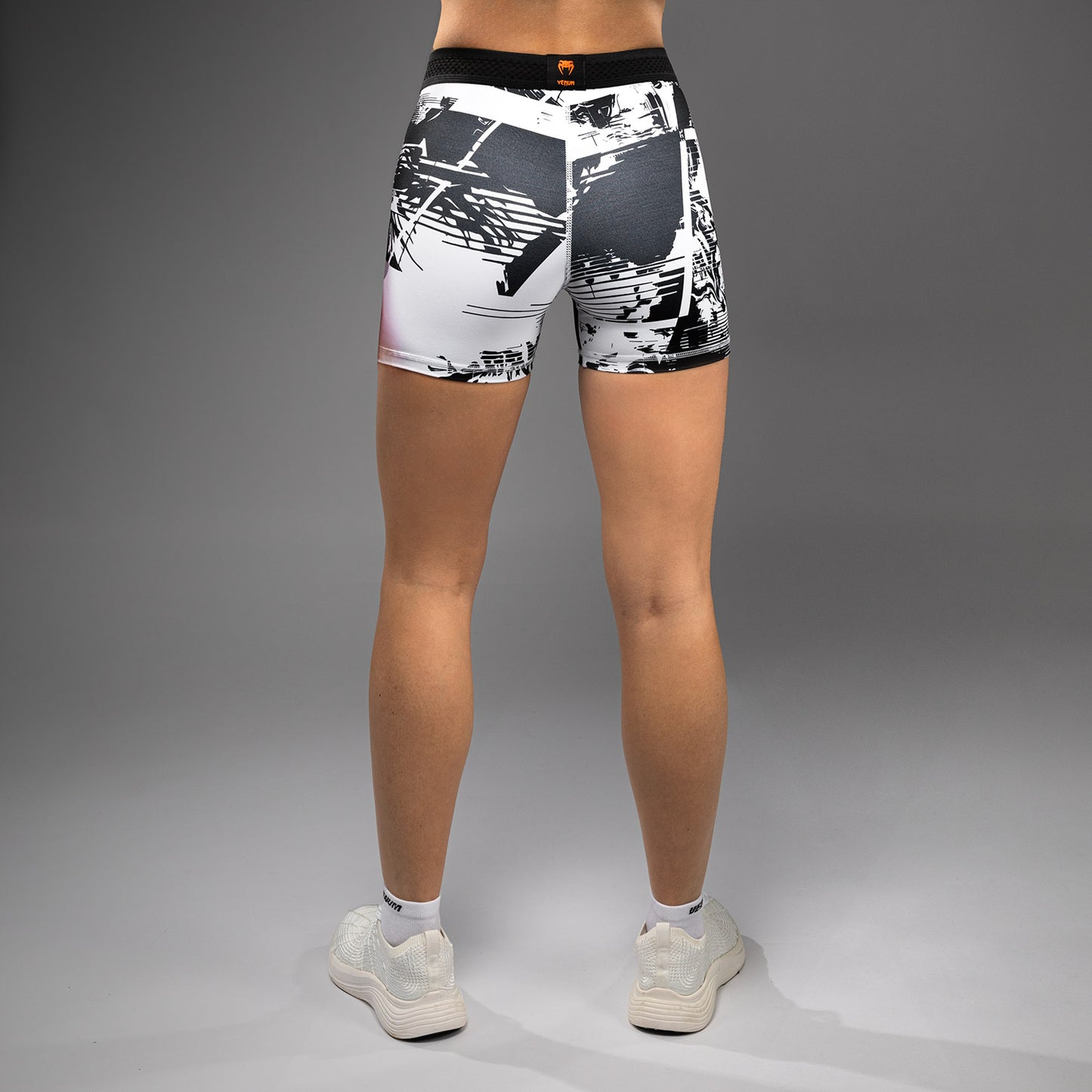 UFC Zenith by Venum Authentic Fight Week Performance Vale Tudo Short Damen - Weiß