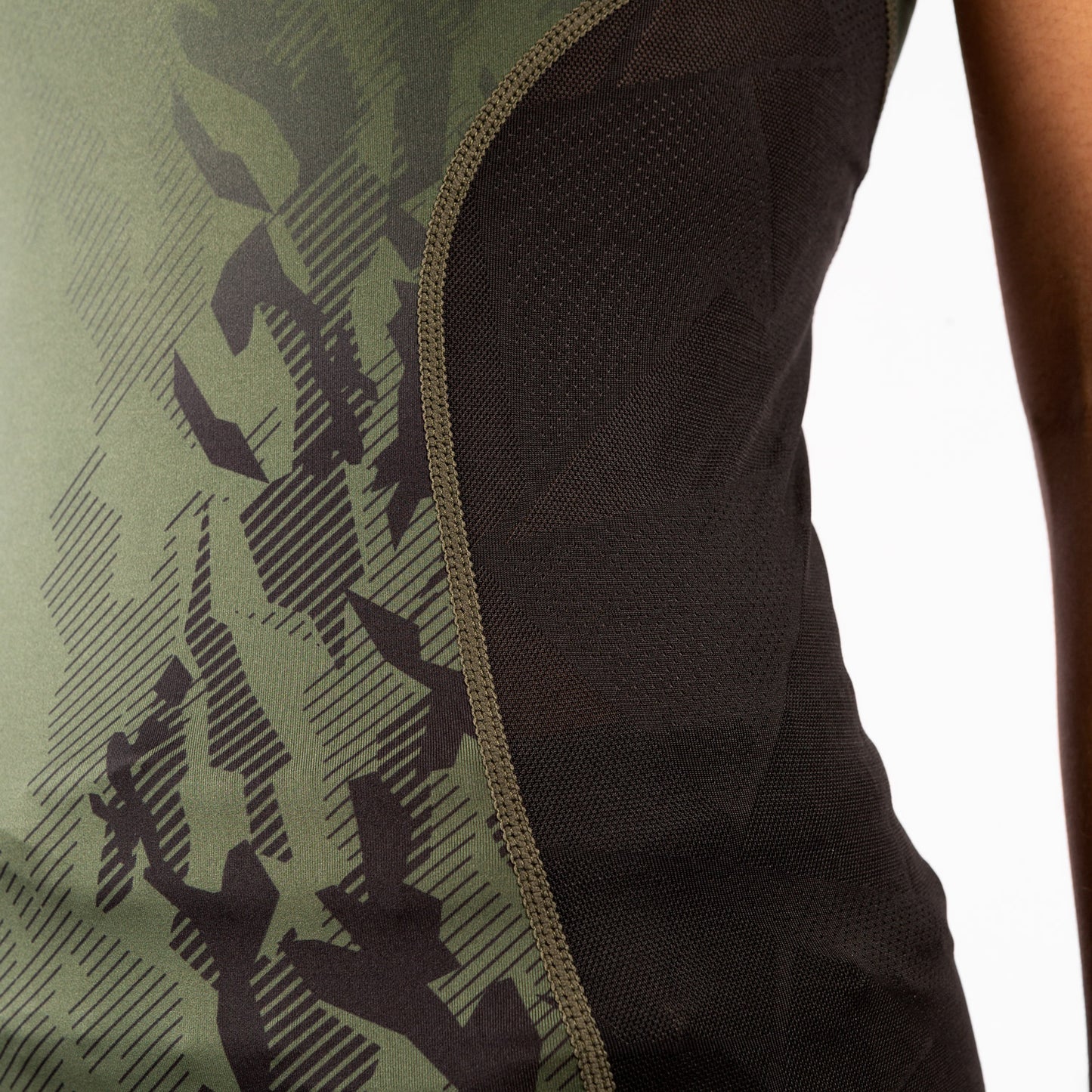 UFC Venum Authentic Fight Week Damen Performance Tanktop für Frauen - Khaki