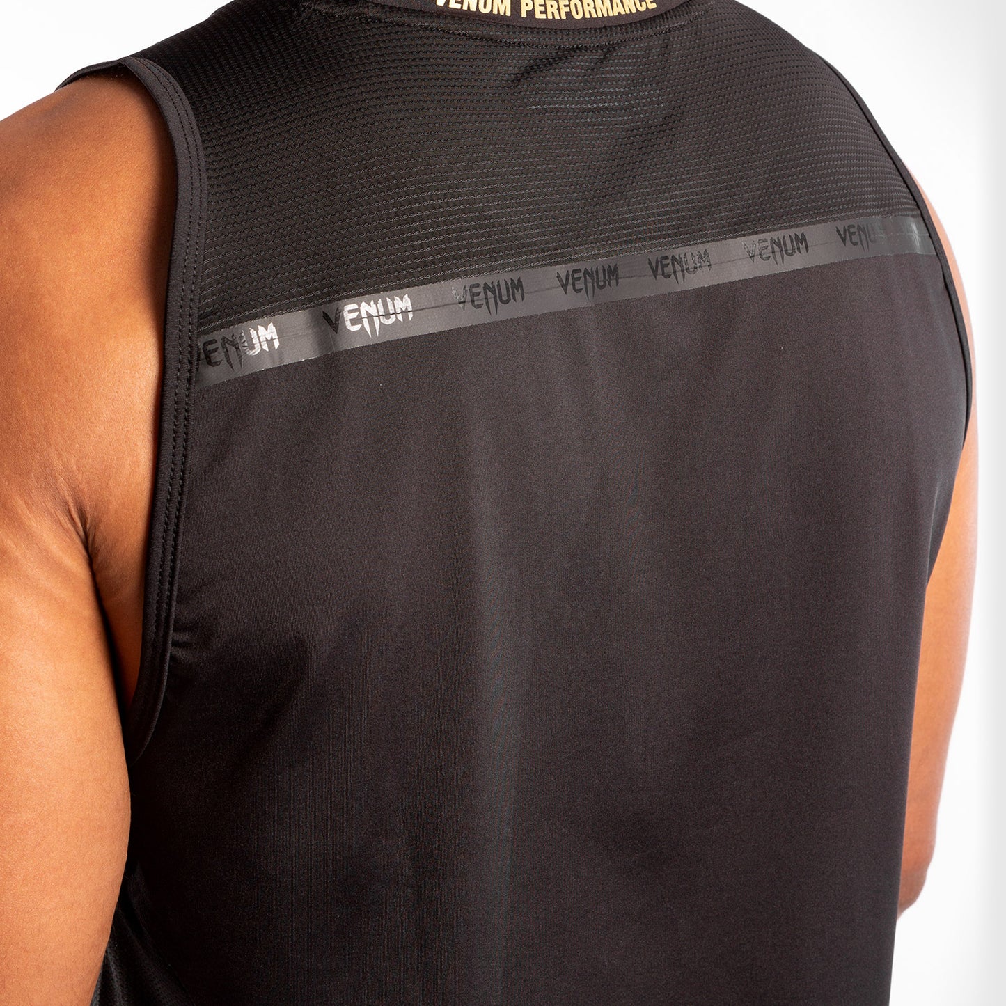 Dry Tech Petrosyan 2.0 Tank Top - Schwarz/Gold