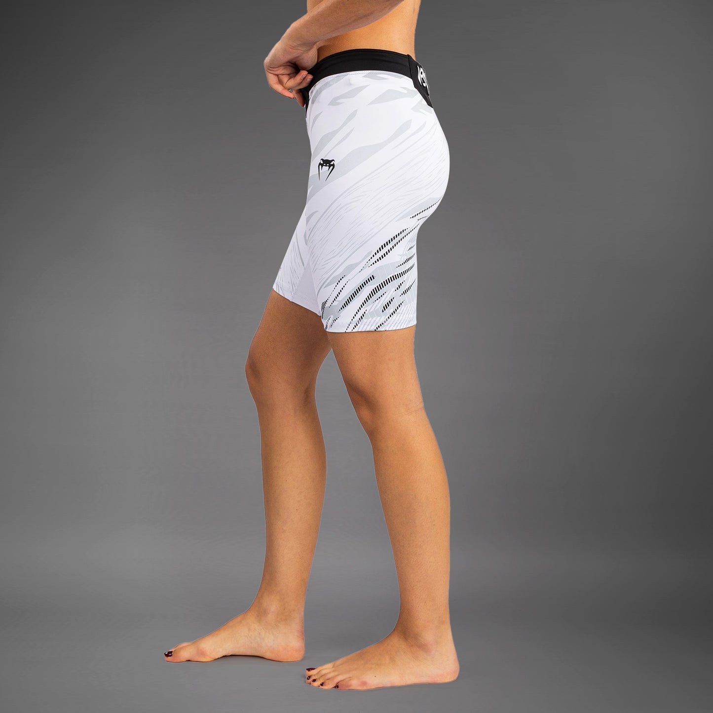 UFC Fusion by Venum Authentic Fight Night Damen Vale Tudo Short - Long Fit - Weiß