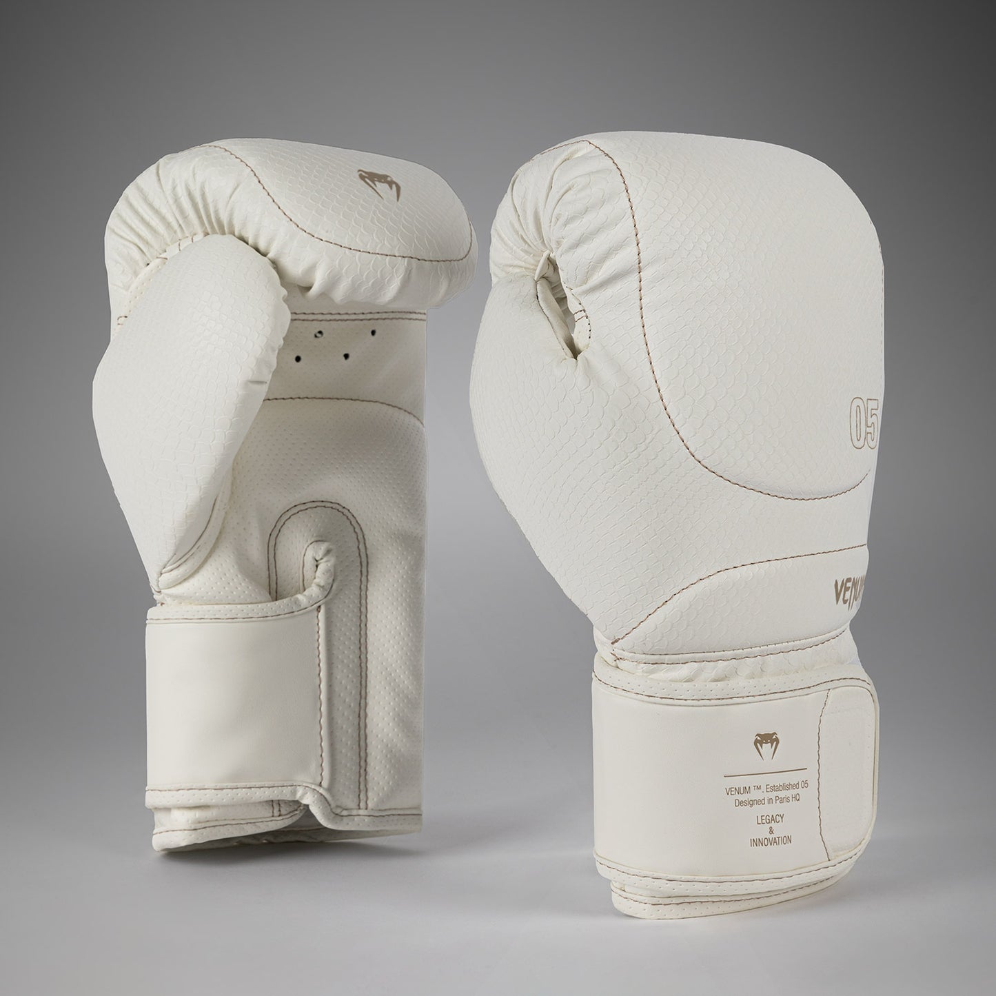 Venum Impact Evo Scales Boxhandschuhe – Elfenbein