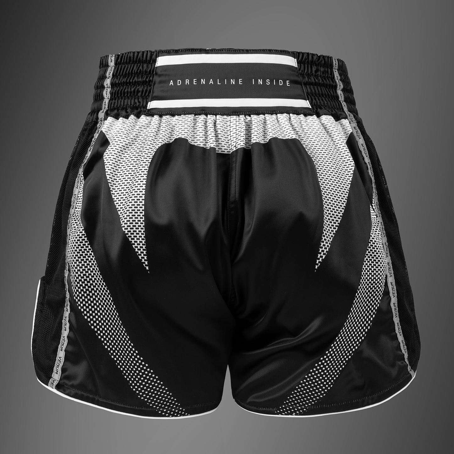 Venum Adrenaline Muay Thai Shorts – Schwarz/Silbergrau