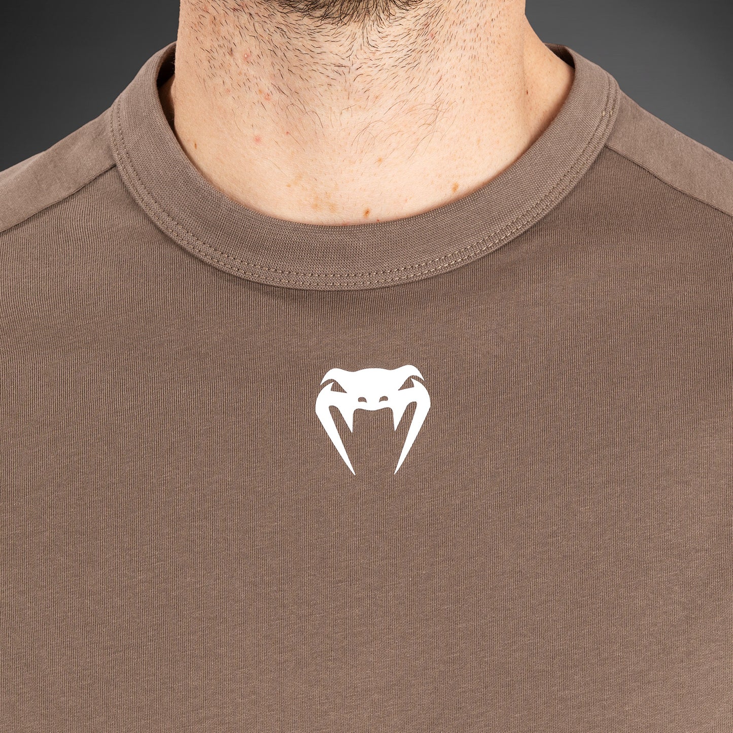UFC Adrenaline by Venum Fight Week Herren Langarm T-Shirt - Bronze