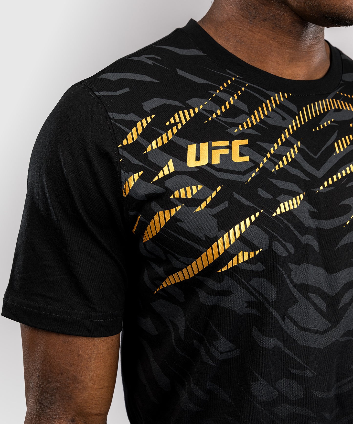 UFC Fusion by Venum Replica Herren Kurzarm T-Shirt - Champion