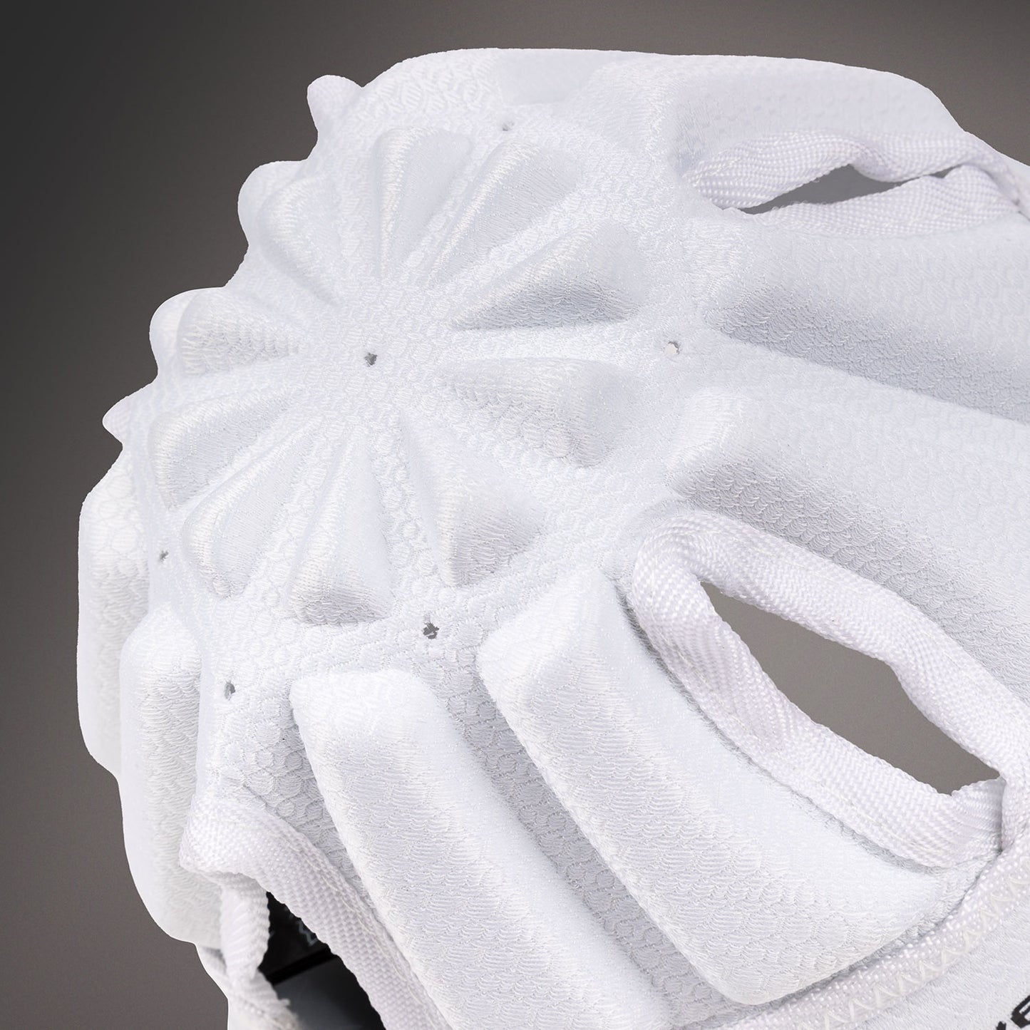 Venum Elite Protect Softshell Helm – Weiß/Schwarz