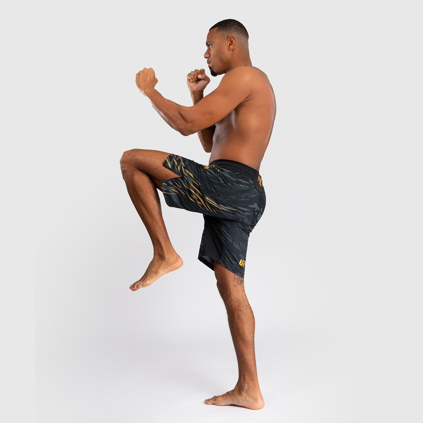 UFC Fusion by Venum Personalized Authentic Fight Night Herren Fight Short - Long Fit - Champion
