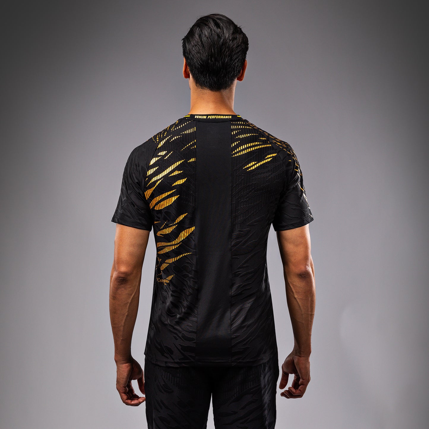 UFC Fusion by Venum Authentic Fight Night Herren Walkout Jersey - Champion