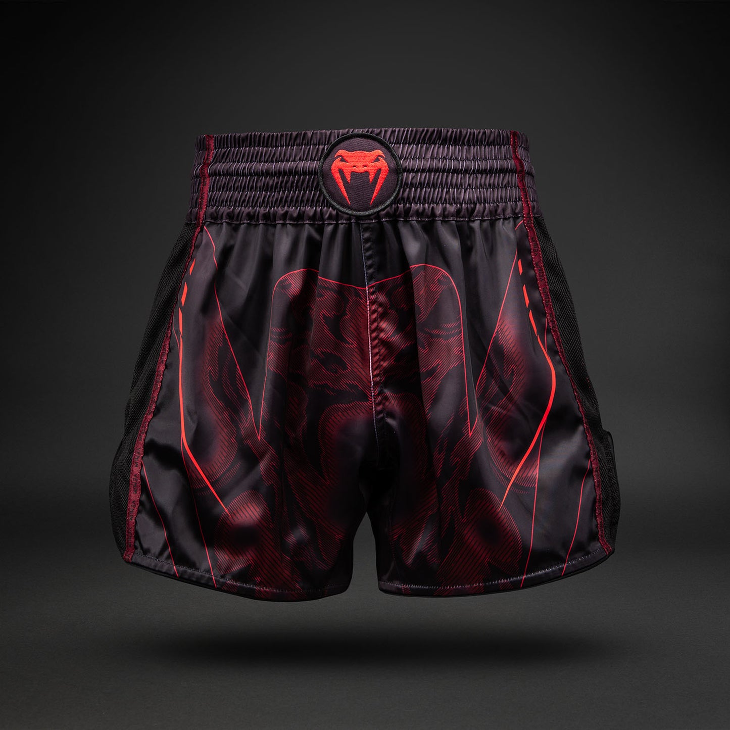 Venum Spectre Muay-Thai-Shorts – Schwarz/Rot