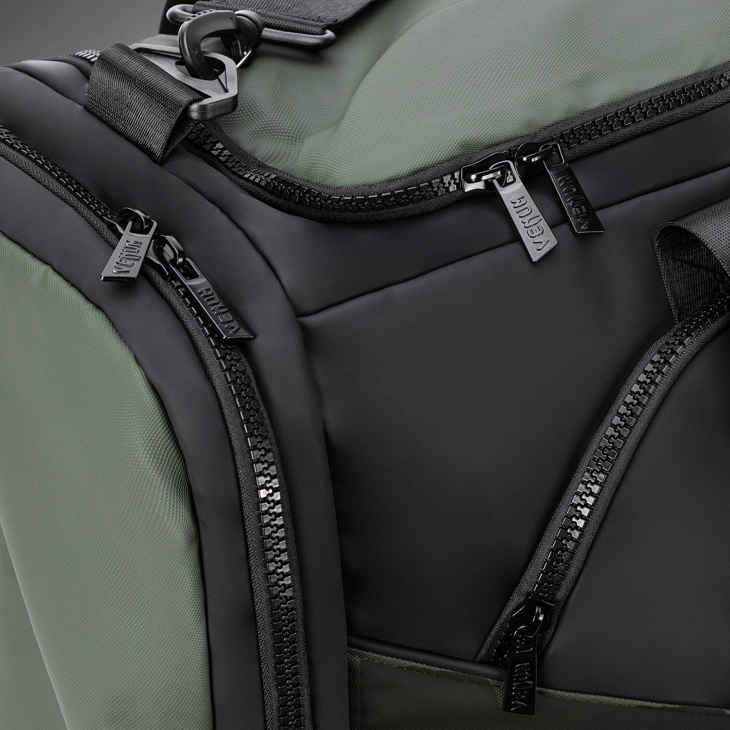 Venum Evo 2 Trainer Lite Duffle Bag - Schwarz/Khaki